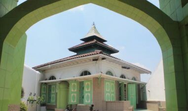 Masjid Tertua di Semarang yang Wajib Kamu Kunjungi untuk Wisata Religi