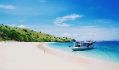 Honeymoon Romantis di Labuan Bajo: Jelajahi Keindahan Pantai